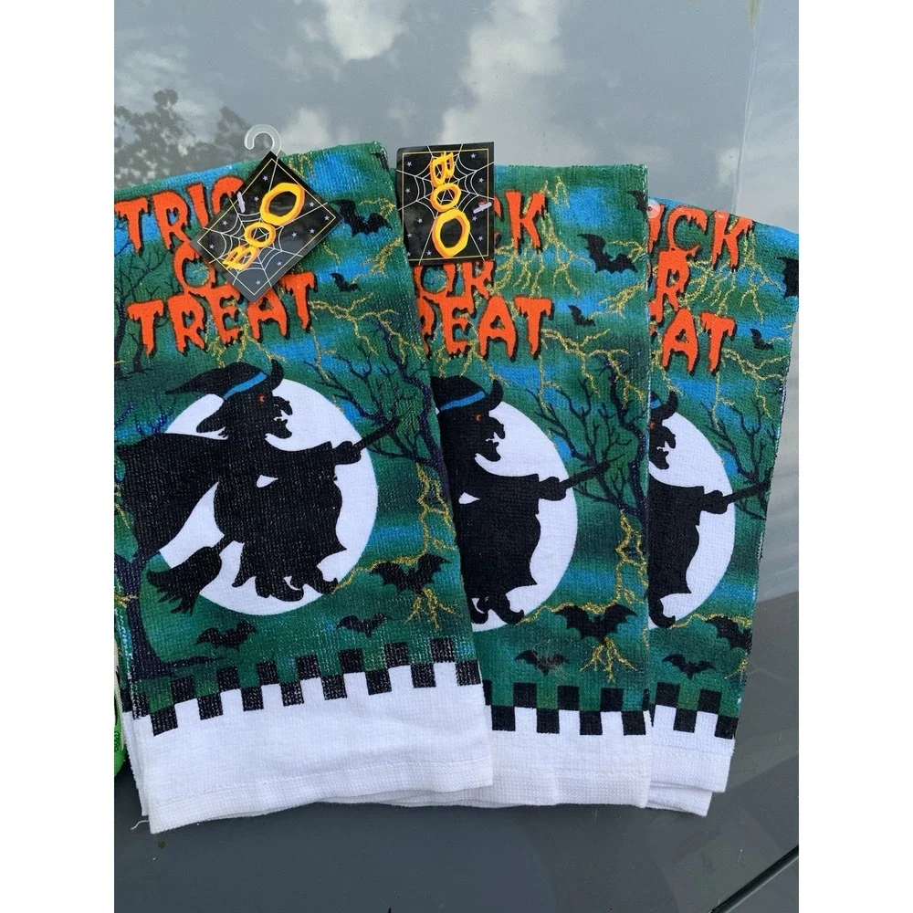 Vintage B&D/ Flying Witch Royal Terry Halloween Kitchen Towel Trick-or-Treat.